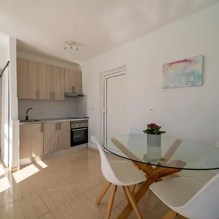 Sea Front View, 코스타 테기세